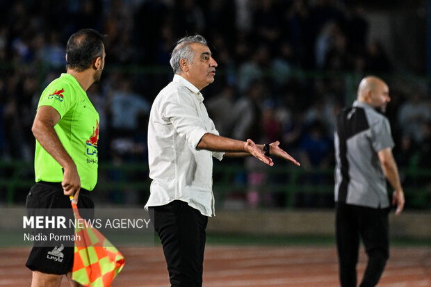 لیگ برتر فوتبال - استقلال و پیکان
