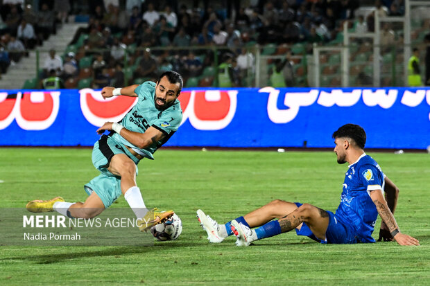 لیگ برتر فوتبال - استقلال و پیکان