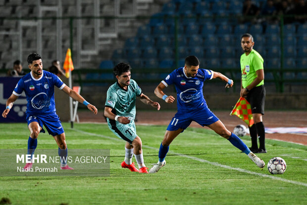 لیگ برتر فوتبال - استقلال و پیکان