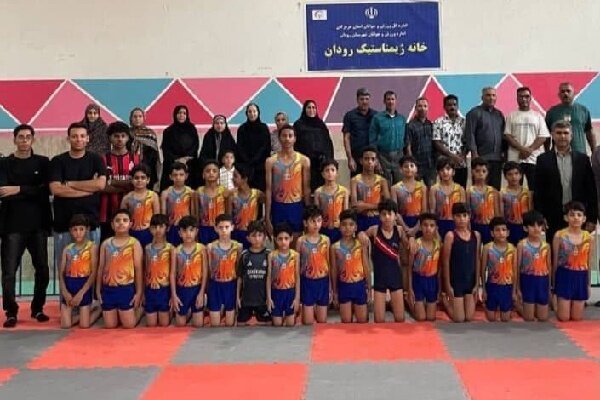 برگزاری جشنواره مسابقات مینی ترامپولین در رودان
