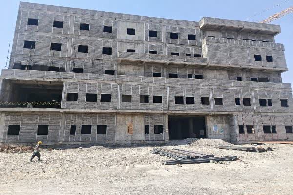 بازدید معاون رئیس‌جمهور از روند ساخت بیمارستان۲۲۰ تختخوابی خدابنده