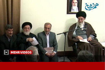 لحظاتی منتشر نشده از دیدارهای صمیمانه خانواده‌های شهدا با رهبر شهید