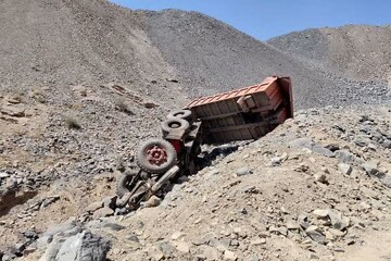 واژگونی کامیون حمل زغال سنگ در کوهبنان جان یک کارگر را گرفت
