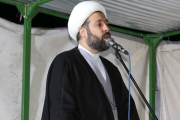 ملت ایران با اقتدار در مقابل هیولای خونخوار از هویت کشور دفاع می کنند