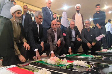 حضور سخنگوی وزارت امور خارجه در گلزار شهدای جنگ رمضان در لامرد