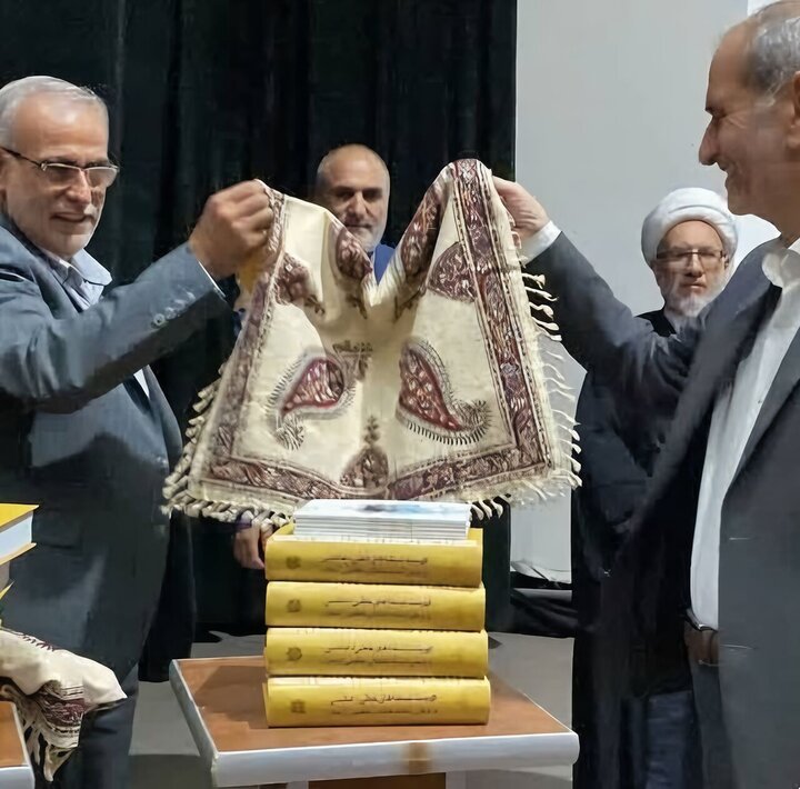 رونمایی ازسه کتاب خاندان شناسی در زنجان