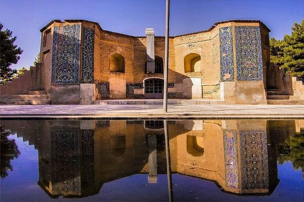 درب های بسته باغ تاریخی ۴۰۰ ساله؛ کرمانیها داخل بیرم آباد را ندیده اند