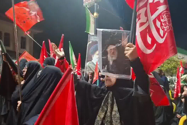 خروش مردم مبعوث شده چالوس زیر باران