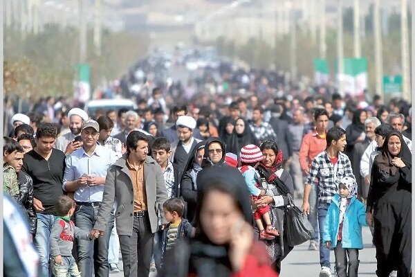 نگاهی به تعویق و تعلیق زندگی در ایران امروز
