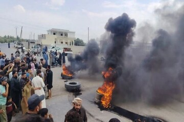 Suriye’de akaryakıta yapılan zam protesto edildi