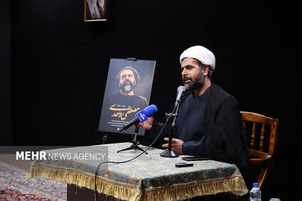 «واحدی» جبهه فرهنگی انقلاب را زنده نگه داشت؛ «فرهنگ» از سیاست جدا نیست