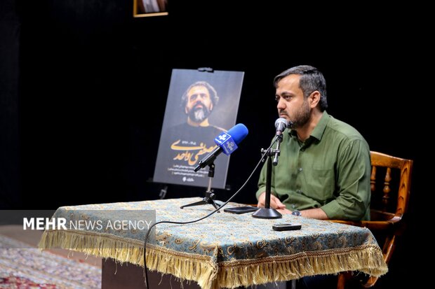 «واحدی» جبهه فرهنگی انقلاب را زنده نگه داشت؛ «فرهنگ» از سیاست جدا نیست