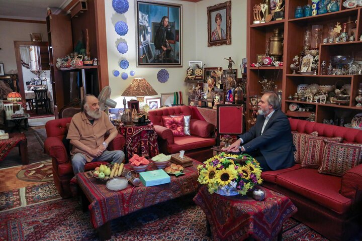 فریدزاده به دیدار داریوش ارجمند رفت؛ تا جان در بدن دارم کار میکنم فریدزاده به دیدار داریوش ارجمند رفت؛ تا جان در بدن دارم کار میکنم