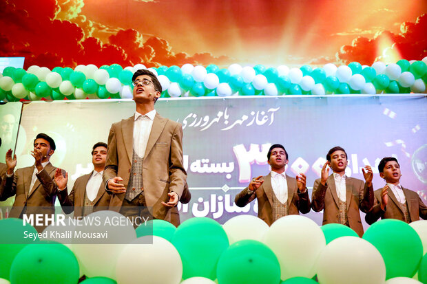 مراسم اهدای لوازم التحریر به دانش آموزان در اهواز