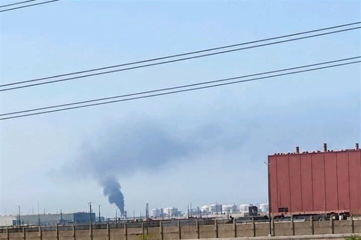 اشتعال النيران في منشآت ينبع النفطية السعودية على ساحل البحر الأحمر