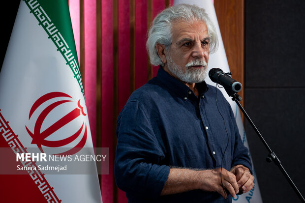 مراسم اهدای نشان درجه یک هنری به علیرضا داوودنژاد