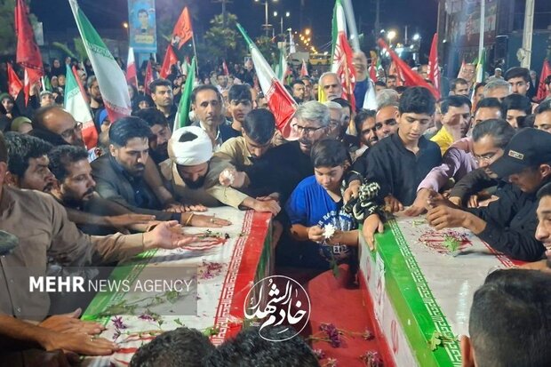 وداع باشکوه مردم زاهدان با شهدای عملیات ضد تروریستی سراوان