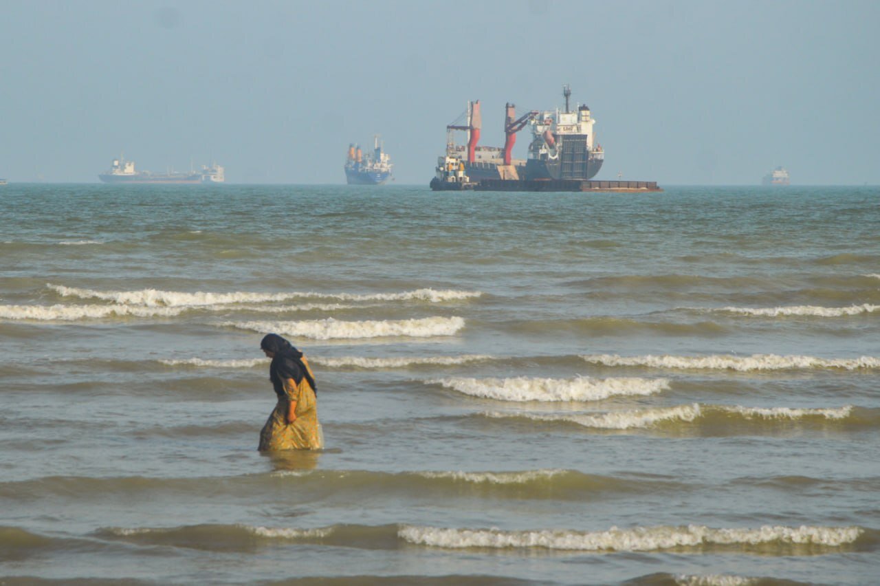 FM Araqchi: Oman understanding not enough to reopen Hormuz