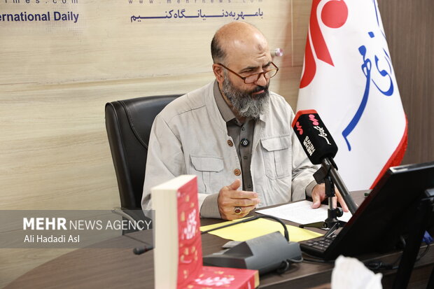 «حوض خون» از منطق زمانی مشخصی پیروی نمیکند