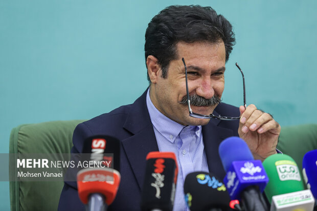 رونمایی از پوستر نمایشگاه توانمندی‌های روستایی و عشایری