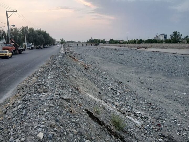  شکست دیواره رودخانه ملنتی در جیرفت؛ هشداری که باید جدی گرفته شود
