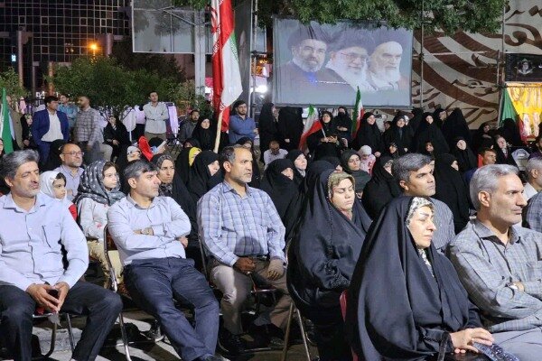 میدان آزادی سنندج؛ وقتی حضور مردم به یک روایت اجتماعی تبدیل می‌شود