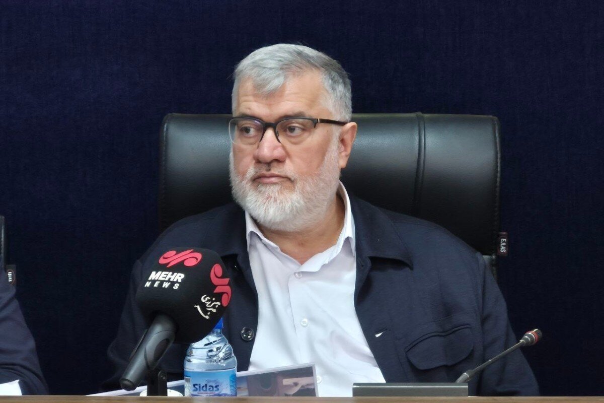معتمدیان: ۱۵۰۰ مگاوات نیروگاه خورشیدی در تهران در حال احداث است