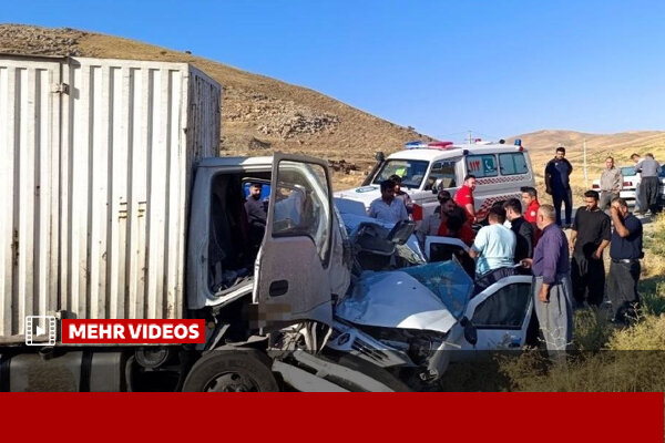 تصاویری از تصادف مرگبار کامیونت و ال۹۰ در آذربایجان‌غربی