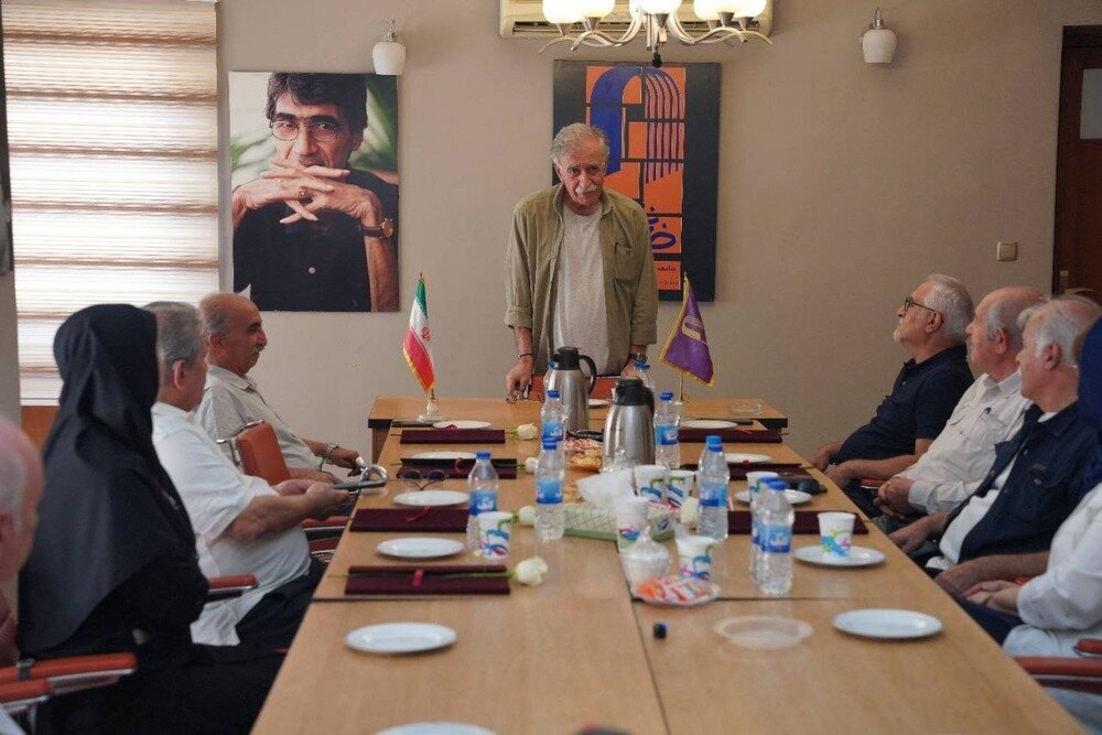 بررسی جامع: نامگذاری تالار گفتگوی خانه سینما به نام «ناصر تقوایی» | مهر - کد ca92