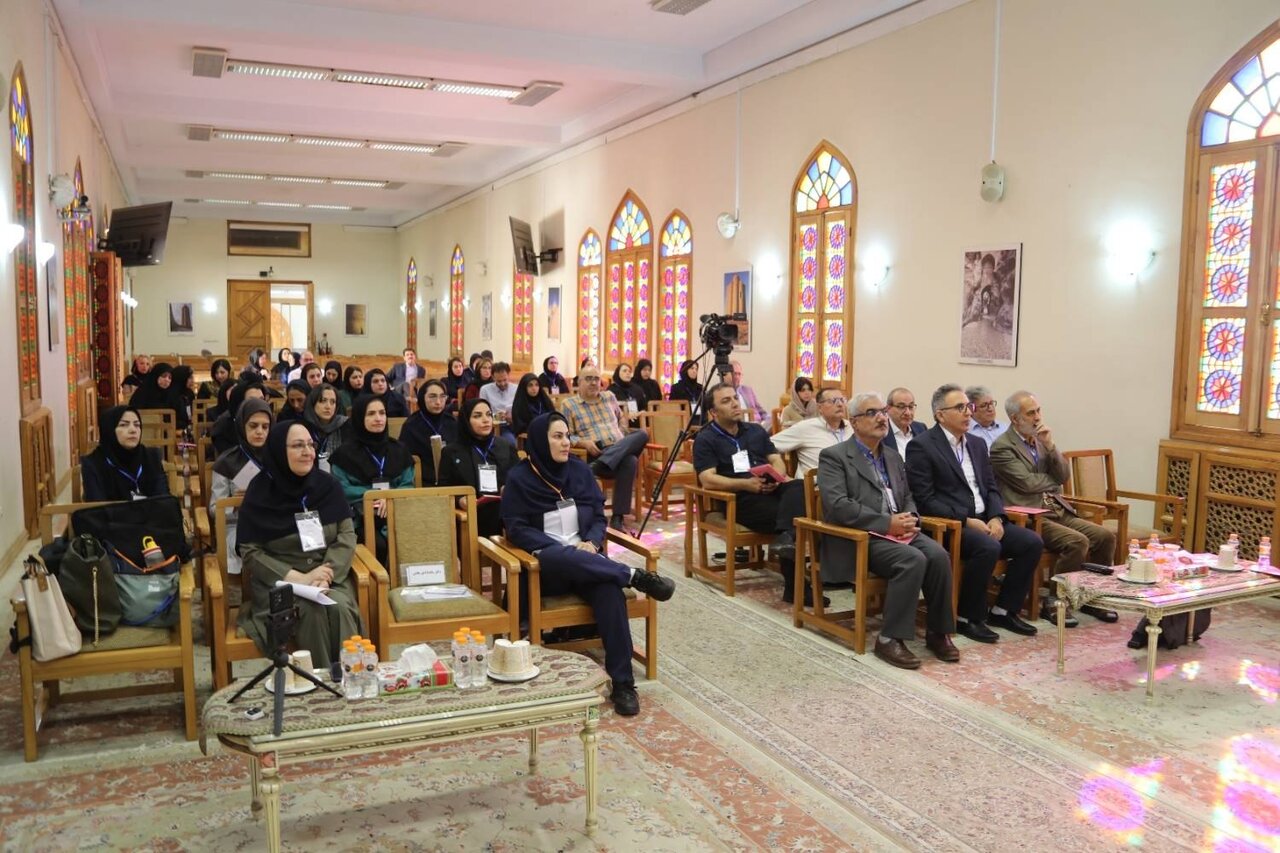 ایران‌شناسی بدون زبان‌پژوهی عمیق و روشمند کامل نیست
