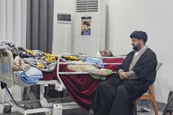 دیدار نماینده نایب‌رئیس مجلس خبرگان با خانواده شهدای شهرستان دیر
