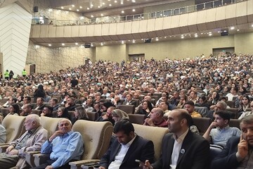 سنگ تمام مردم تبریز در استقبال از گنگره ماکالو