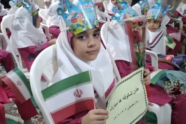 فرمانداربوشهر: ۶۲ هزار دانشآموز در شهرستان سال تحصیلی را آغاز میکنند فرمانداربوشهر: ۶۲ هزار دانشآموز در شهرستان سال تحصیلی را آغاز میکنند