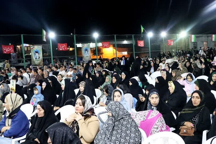 ۲۰۰ شب ایستادگی؛میدان شهدای اراک تبلور پیوند نسل‌ها درسایه‌ پرچم ایران