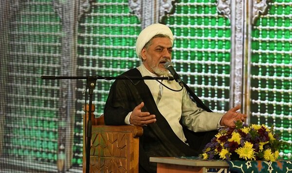 آئین عمامه گذاری طلاب در شب ولادت حضرت عبدالعظیم حسنی(ع)