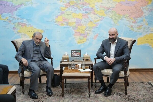ولايتي: العراق لطالما حظي بمكانة خاصة لدى الجمهورية الاسلامية الايرانية