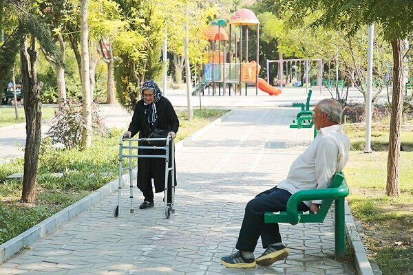 ایران در آستانه سالمندی شتابان؛ ۳۱ درصد جمعیت تا ۱۴۳۰ سالمند میشوند