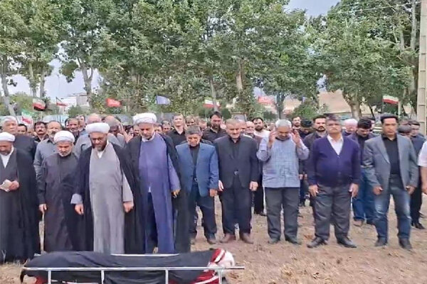 تشییع پیکر پدر شهید دوران دفاع مقدس در اهر