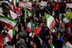 حجت الاسلام حسینی: ملت ایران تا رسیدن به پیروزی نهایی در صحنه هستند