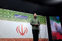 زادبر: دشمن به دنبال فرسایش ایران با مدیریت زمان است