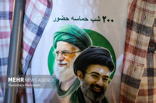 دویستمین شب اجتماع مردمی در میدان انقلاب تهران