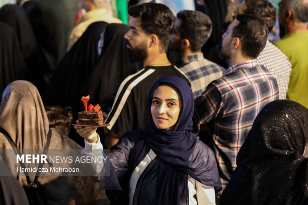 دویستمین شب <a href='https://sayeb.ir/tag/%d8%a7%d8%ac%d8%aa%d9%85%d8%a7%d8%b9-%d9%85%d8%b1%d8%af%d9%85%db%8c'></div>اجتماع مردمی</a> در <a href='https://sayeb.ir/tag/%d9%85%db%8c%d8%af%d8%a7%d9%86-%d8%a7%d9%86%d9%82%d9%84%d8%a7%d8%a8'>میدان انقلاب</a> <a href='https://sayeb.ir/tag/%d8%aa%d9%87%d8%b1%d8%a7%d9%86'>تهران</a>
