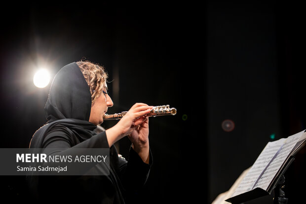 اجرای <a href='https://sayeb.ir/tag/%d8%a7%d8%b1%da%a9%d8%b3%d8%aa%d8%b1-%d8%b3%d9%85%d9%81%d9%88%d9%86%db%8c%da%a9-%d8%aa%d9%87%d8%b1%d8%a7%d9%86'></div>ارکستر سمفونیک تهران</a>