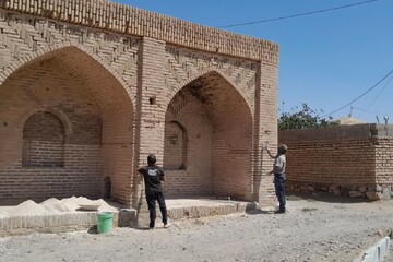 مرمت کاروانسرای جهانی فخرآباد بجستان آغاز شد