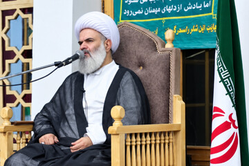 تاج: شیعه واقعی باید در عمل پای نصرت اهل‌بیت (ع) بایستد