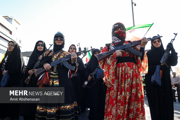 رزمایش جان‌فدایان ایران