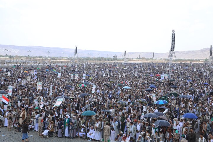 طوفان بشری یمنی ها در حمایت از نیروهای مسلح یمن+فیلم