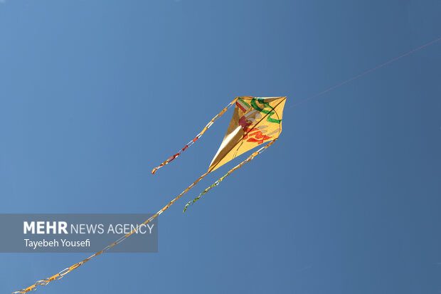 جشن پرواز بادبادک‌ها در ایلام برگزار شد