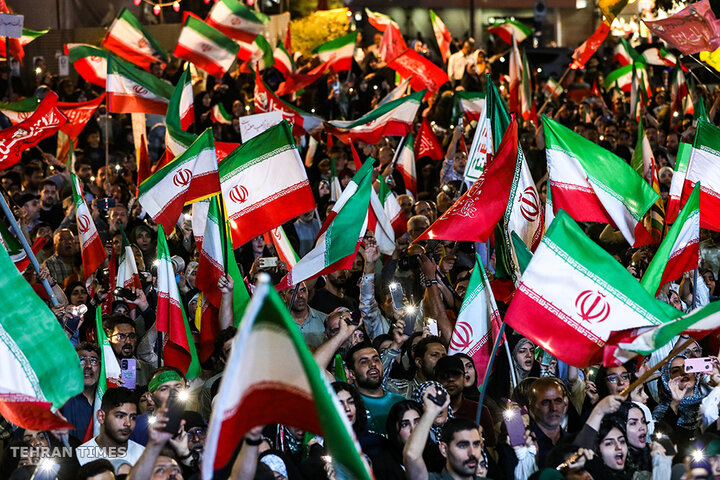 Tehran: 200th Night of Public Gatherings at Enghelab Square