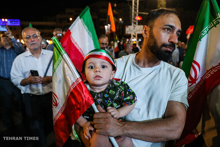 Tehran: 200th Night of Public Gatherings at Enghelab Square